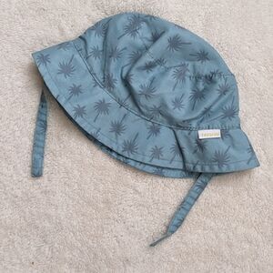 Tahari Blue Palm Tree Print Baby Sun/Swim Hat. Size 18M